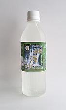 超ミネラル水・神源水（500ml）。保管にお手軽なペットボトルタイプ